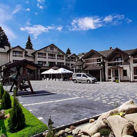 Whiteberry Hotel 부코벨 외부 사진